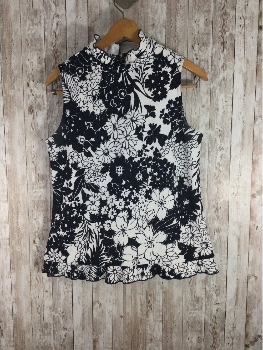 Ann Taylor High Ruffle Neck Black White Sleeveless Top Small No Wrinkle
